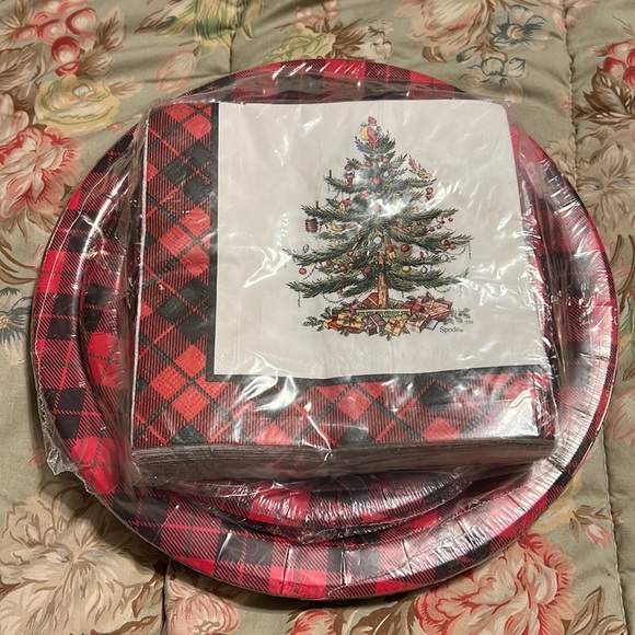 Spode Other - NWT Spode Plaid Disposable Set